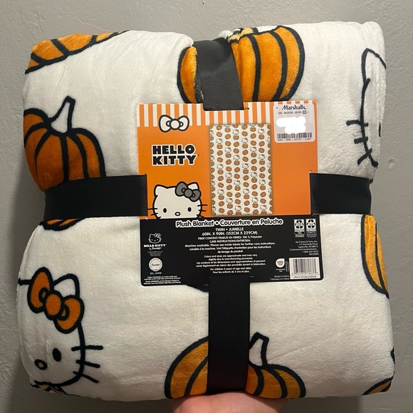 Hello Kitty Pumpkin White Plush Blanket Twin “60x90” - Picture 1 of 2
